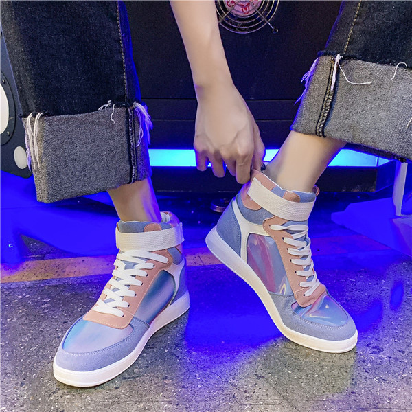 Γυναικεία casual αθλητικά παπούτσια  με ίσια πέλματα και κορδόνια σε δύο χρώματα