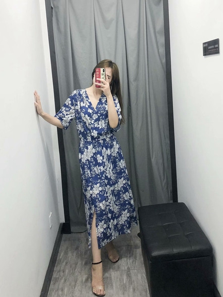 Rochie lungă casual cu decolteu spitz și model floral