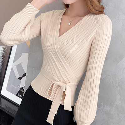 Γυναικεία μοντέρνα μπλούζα με λαιμόκοψη σε διάφορα χρώματα