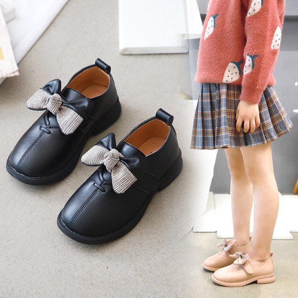 Μοντέρνα παιδικά  παπούτσια με κορδέλα σε μαύρο και ροζ χρώμα