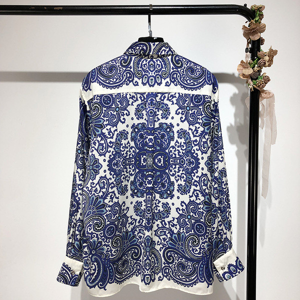 Hosszú és széles, virágmintás ing, hosszú ujjal