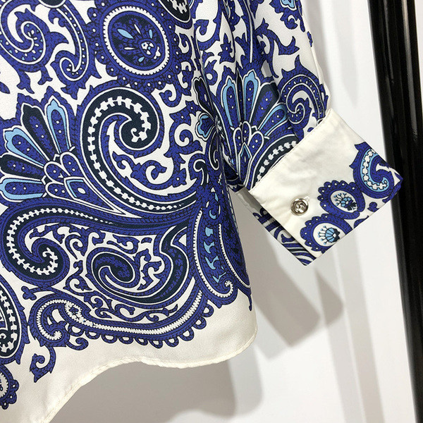 Hosszú és széles, virágmintás ing, hosszú ujjal