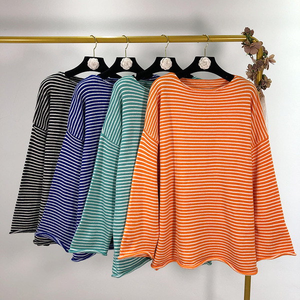 Γυναικείο ριγέ πουλόβερ σε τέσσερα χρώματα - ευρύ μοντέλο