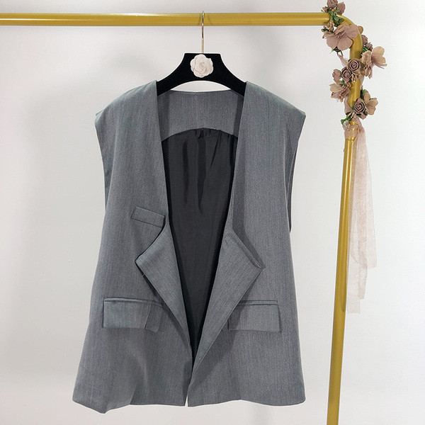 Γυναικείο κομψό  γιλέκο με τσέπες σε γκι χρώμα