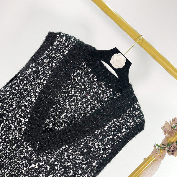 Καθημερινό μακρύ  γιλέκο με λαιμόκοψη