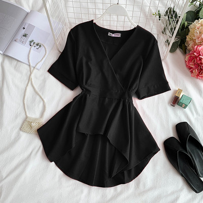 Κομψή ασύμμετρη γυναικεία μπλούζα με διάφορα χρώματα στο λαιμό V