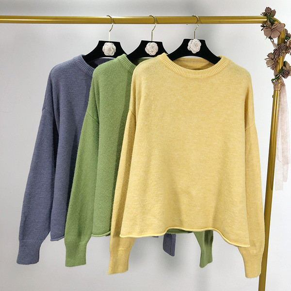 Γυναικείο πουλόβερ με ωοειδές λαιμόκοψη  μοντέλο με μακρύ μανίκι