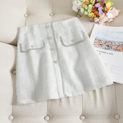 Stílusos női szoknya gombokkal, három színben