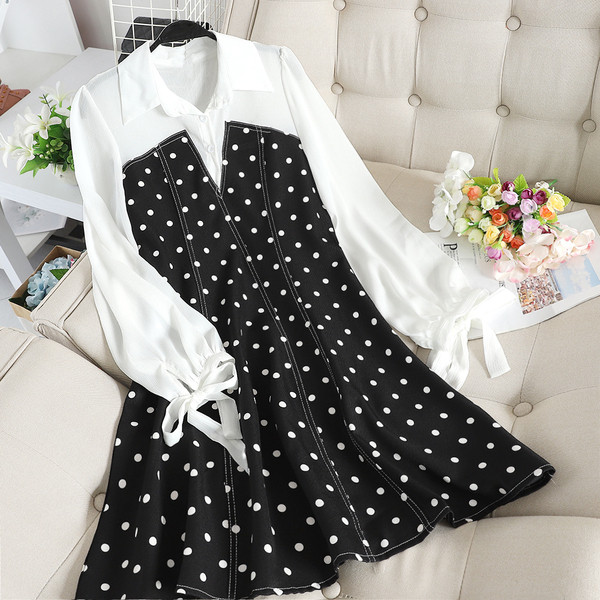 Pöttyös női ruha hosszú ujjú fekete-fehér színben