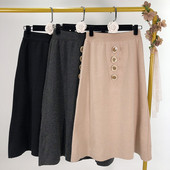 Fusta de dama lunga din tricotat subtire cu nasturi si talie elastica