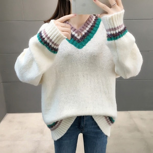Χειμερινό πουλόβερ γυναικείο μοντέλο με λαιμόκοψη σε διάφορα χρώματα