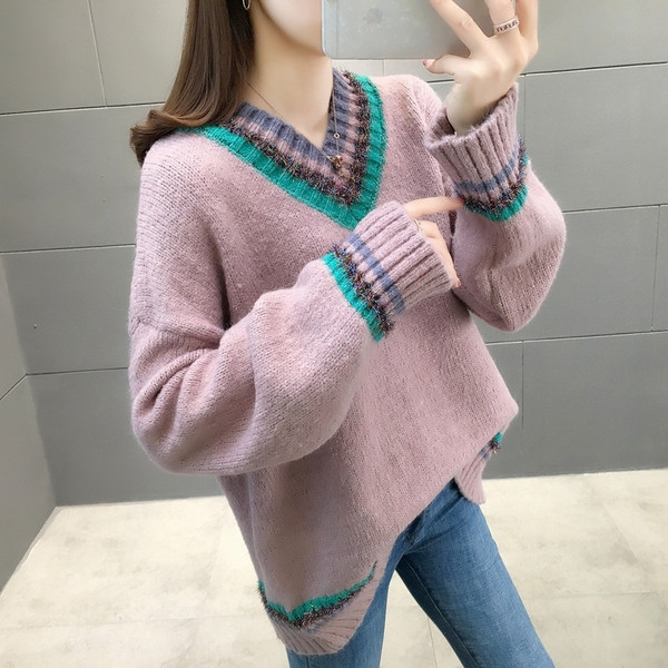 Női téli pulóver - széles modell spitz nyakkivágással, több színben