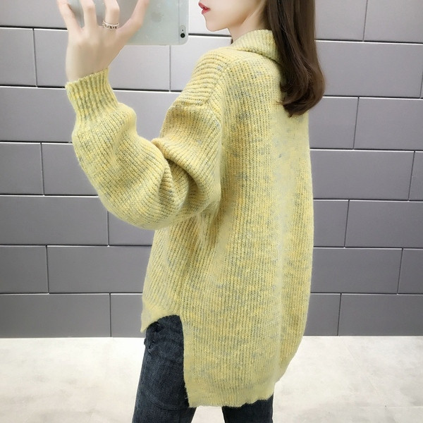 Női téli pulóver - széles modell fehér, kék és sárga színben