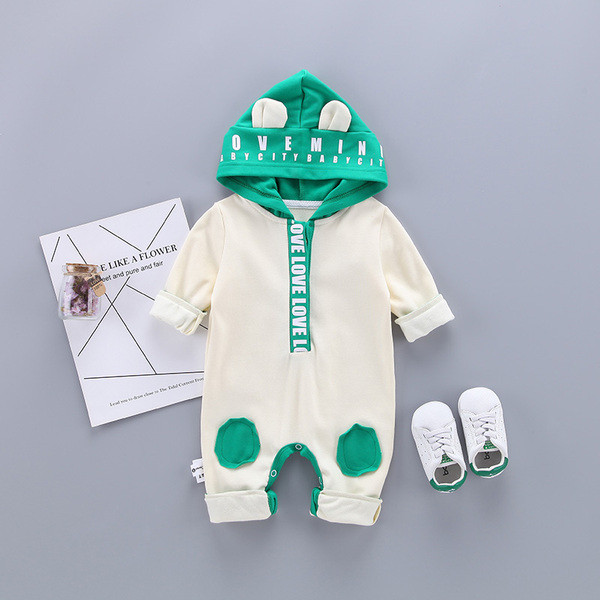 Salopetă modernă pentru copii pentru băieți cu glugă în alb