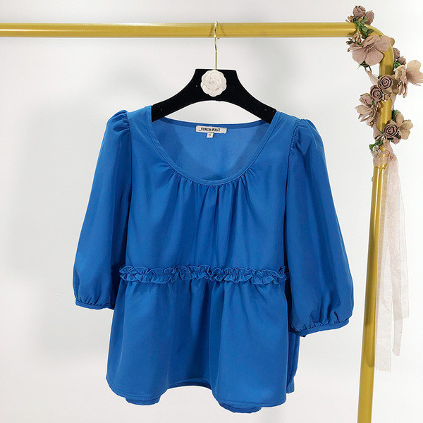 Γυναικεία casual μπλούζα με ωοειδές ντεκολτέ και μανίκια 3/4 σε μπλε χρώμα