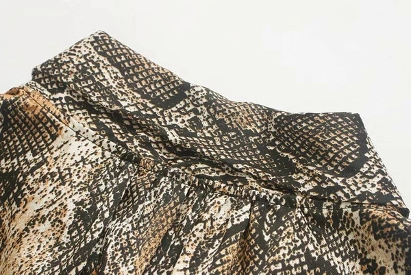 Cămașă de damă de ultimă generație cu șireturi și model animal