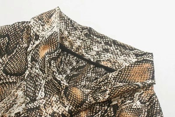 Cămașă de damă de ultimă generație cu șireturi și model animal