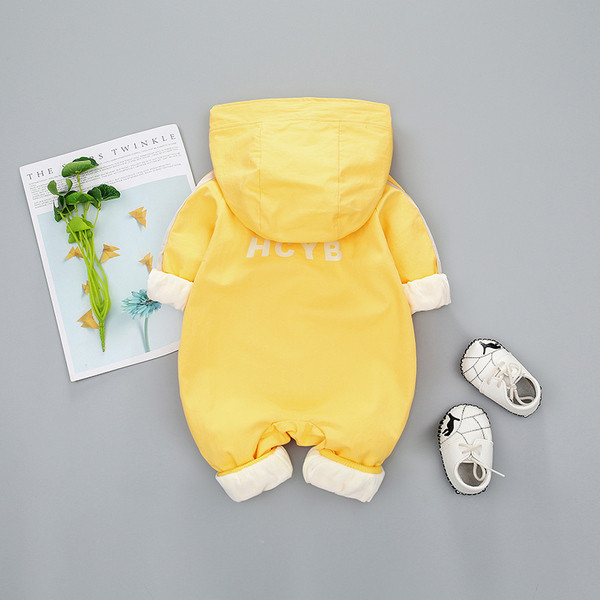 Μοντέρνα βρεφική ολόσωμη φόρμα  για αγόρια και κορίτσια με τσέπες και κουκούλα