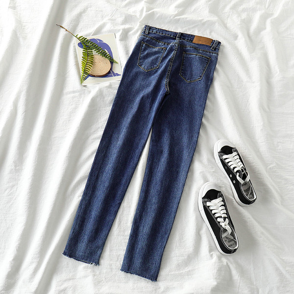 Μοντέρνα γυναικεία  τζιν  με ψηλή μέση σε μαύρο και μπλε χρώμα