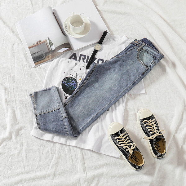 Γυναικεία τζιν  με τσέπες σε μπλε χρώμα