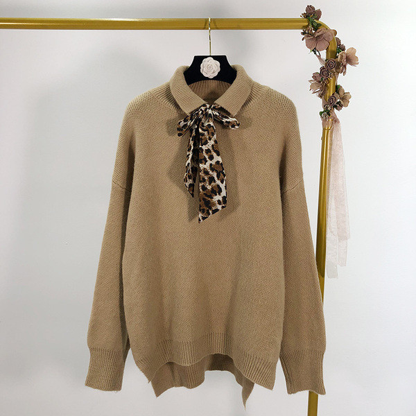 Γυναικείο πλεκτό πουλόβερ με κολάρο σε τρία χρώματα και κορδόνια  με εκτύπωση ζώων