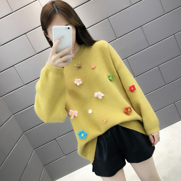 Μοντέρνο πουλόβερ  γυναικείο με τρισδιάστατο στοιχείο σε διάφορα χρώματα