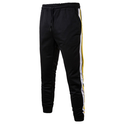 Αθλητικό ανδρικό παντελόνι  με έγχρωμες άκρες σε μαύρο χρώμα