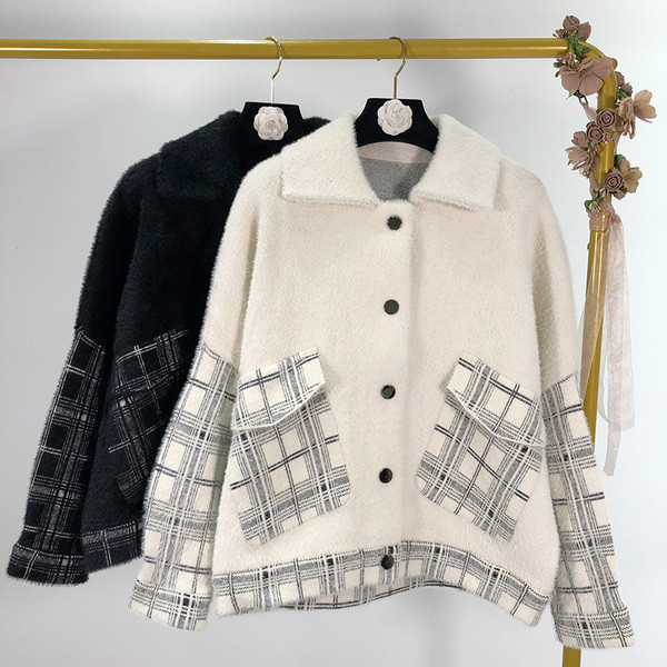 Geaca de dama primavara-toamna cu nasturi in alb si negru