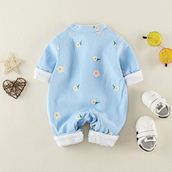 Salopete actuale pentru bebelusi pentru baieti si fete cu motive florale