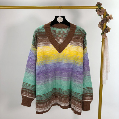 Női pulóver spitz nyakkivágással és lefolyó színekkel - két színben