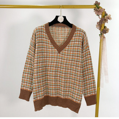 Pulover de damă în carouri cu decolteu spitz - două culori