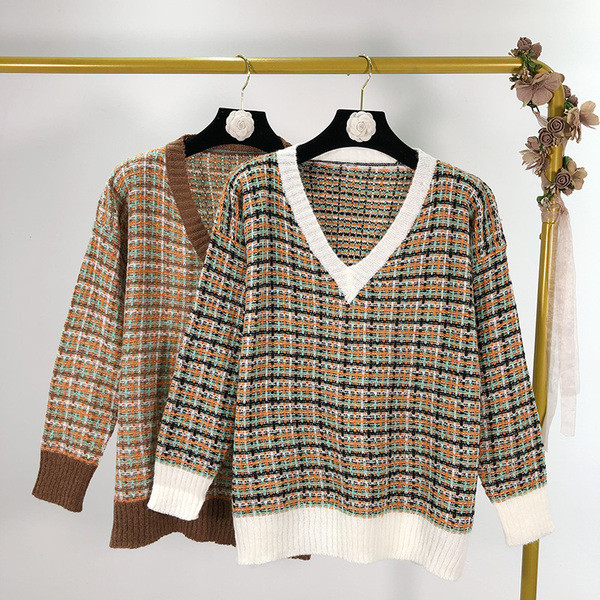 Pulover de damă în carouri cu decolteu spitz - două culori