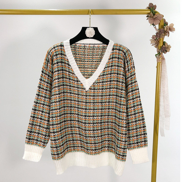 Pulover de damă în carouri cu decolteu spitz - două culori