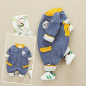 Ριγέ παιδική ολόσωμη φόρμα για αγόρια σε μπλε και κίτρινο χρώμα