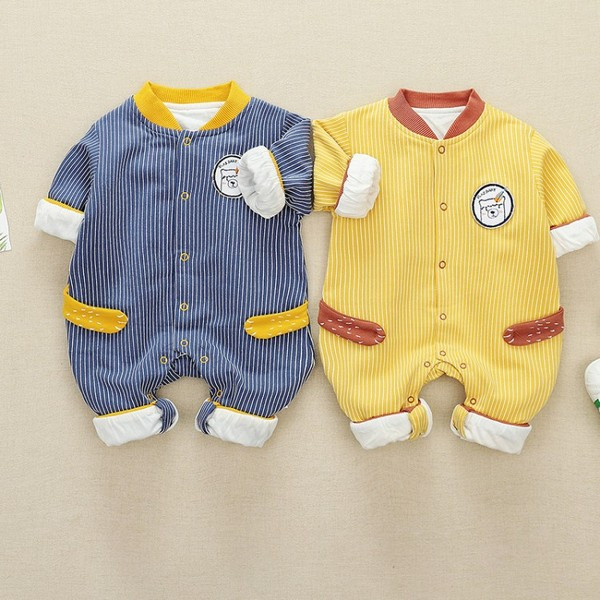 Ριγέ παιδική ολόσωμη φόρμα για αγόρια σε μπλε και κίτρινο χρώμα