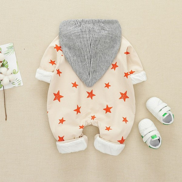 Modern baba űrhajós kapucnival és piros-fehér rátéttel