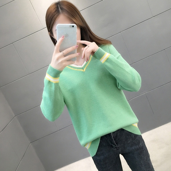 Bluza de dama toamna-iarna cu decolteu spitz in mai multe culori