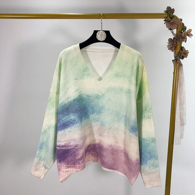 Női pulóver spitz nyakkivágással, irizáló színekben