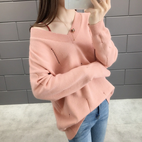 Μοντέρνο γυναικείο πουλόβερ  με λαιμόκοψη σε διάφορα χρώματα