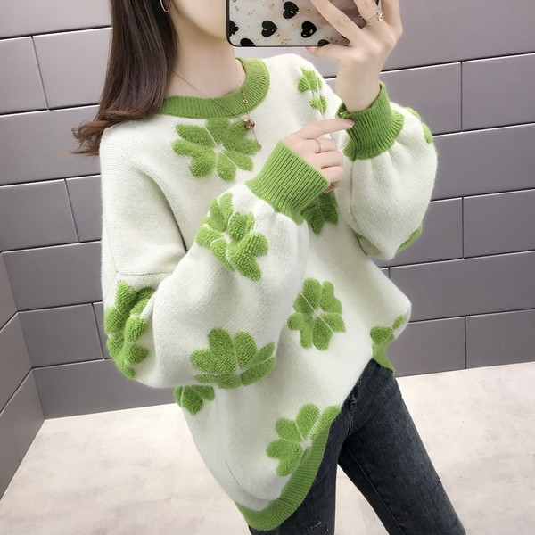 Modern női pulóver több színben hímzéssel