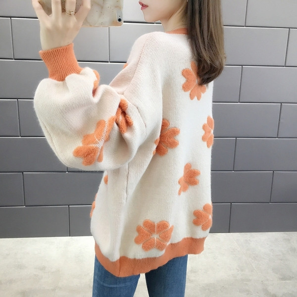 Modern női pulóver több színben hímzéssel