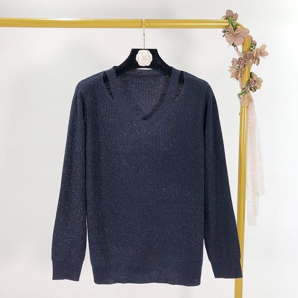 Γυναικείο πουλόβερ  με λαιμόκοψη σε πέντε χρώματα με γυαλιστερό αποτέλεσμα