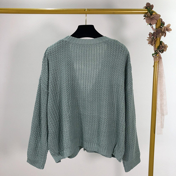 Vékony kötött kardigán mély spitz nyakkivágással, két színben