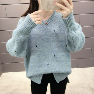 Γυναικείο χειμωνιάτικο πουλόβερ με  λαιμόκοψη σε διάφορα χρώματα