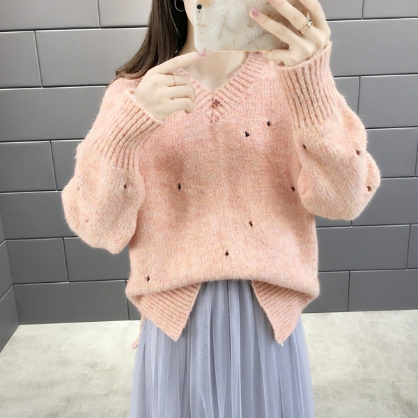 Γυναικείο χειμωνιάτικο πουλόβερ με  λαιμόκοψη σε διάφορα χρώματα