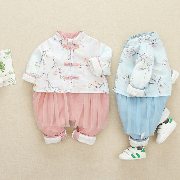 Új modell baba overall lányoknak virágos motívumokkal és tüll kék és rózsaszín színben