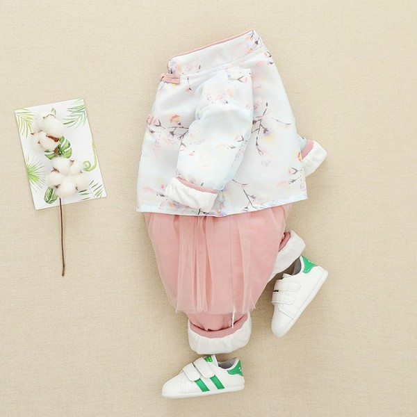 Új modell baba overall lányoknak virágos motívumokkal és tüll kék és rózsaszín színben