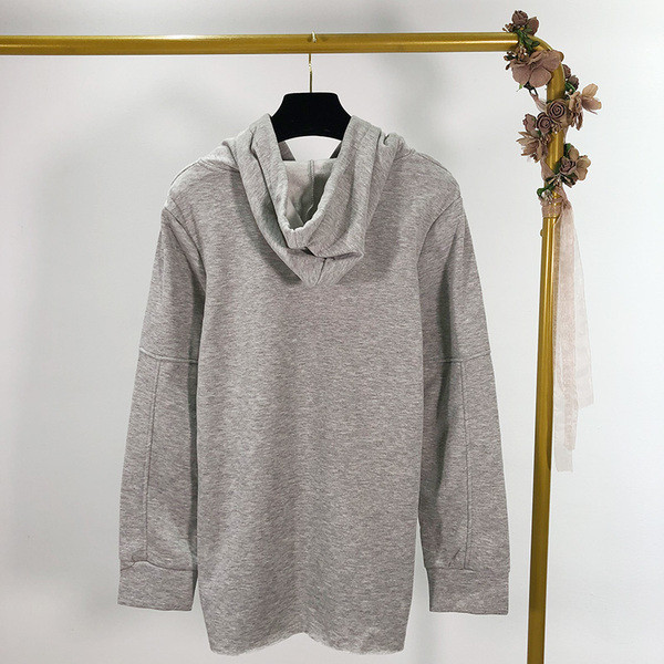 Γυναικείο φούτερ με κουκούλα και κορδόνια σε γκρι και μαύρο χρώμα