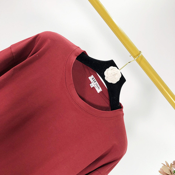 Γυναικείες μπλούζες με εφαρμογή στην πλάτη