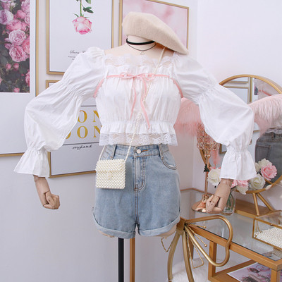 Νέο μοντέλο γυναικεία  μπλούζα  με τετράγωνο λαιμόκοψη σε λευκό χρώμα